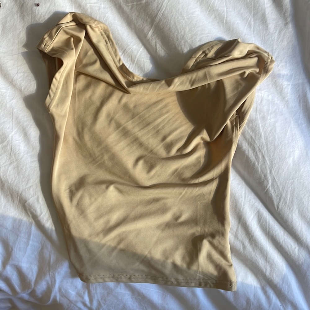 Backless boatneck top